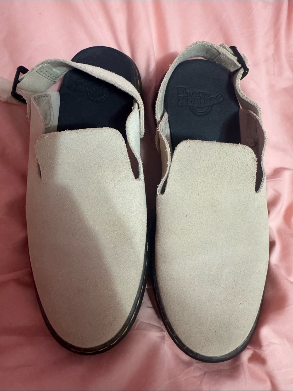 Dr. Martens Suede Carlson